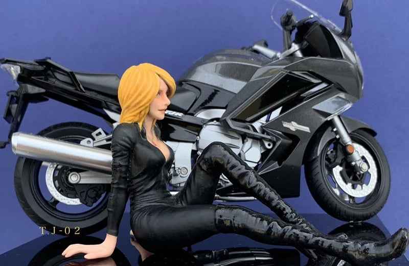 Resin Figure Kit 1/12 Racing Girl Garage Resin Figure Model Kit