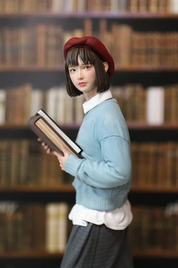 Resin Figure Kit 1/6 A Lady with Books Unpainted Garage Resin Kit