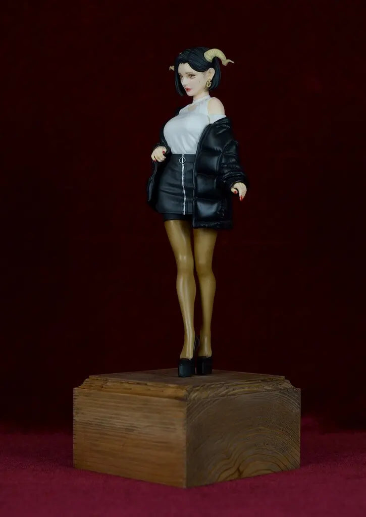 Resin Figure Kit 1/8 Lori Unpainted Garage Resin Kit